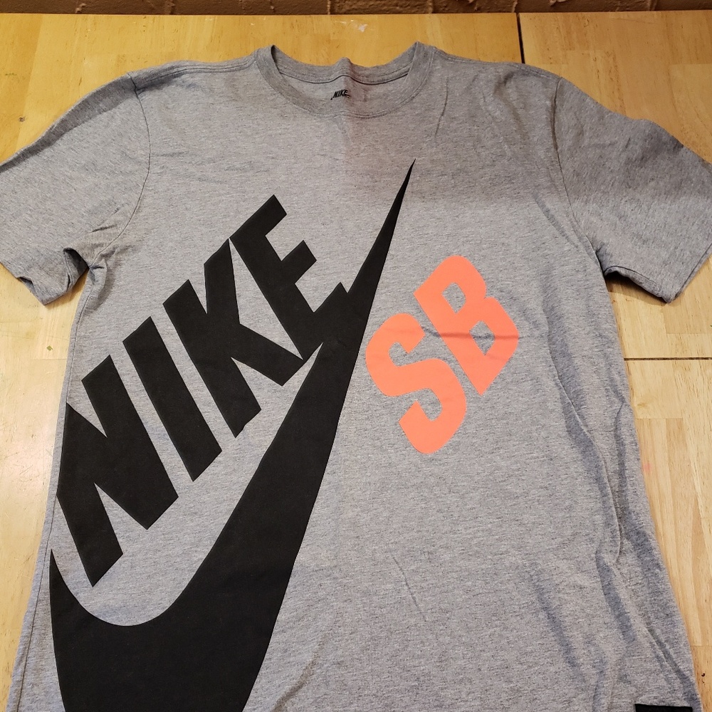 Nike SB T-Shirt L